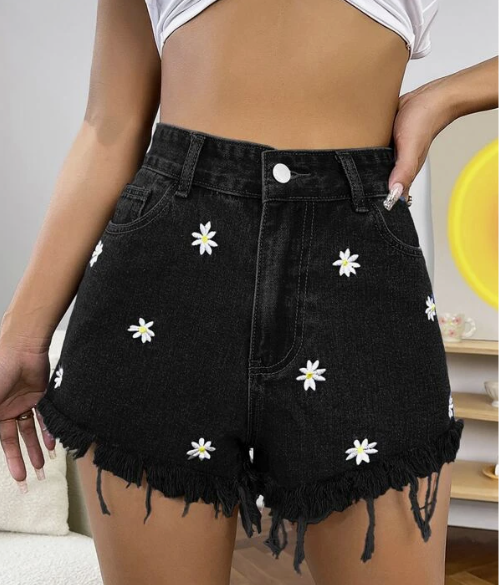 SHEIN Daisy Embroidery Raw Hem Denim Shorts