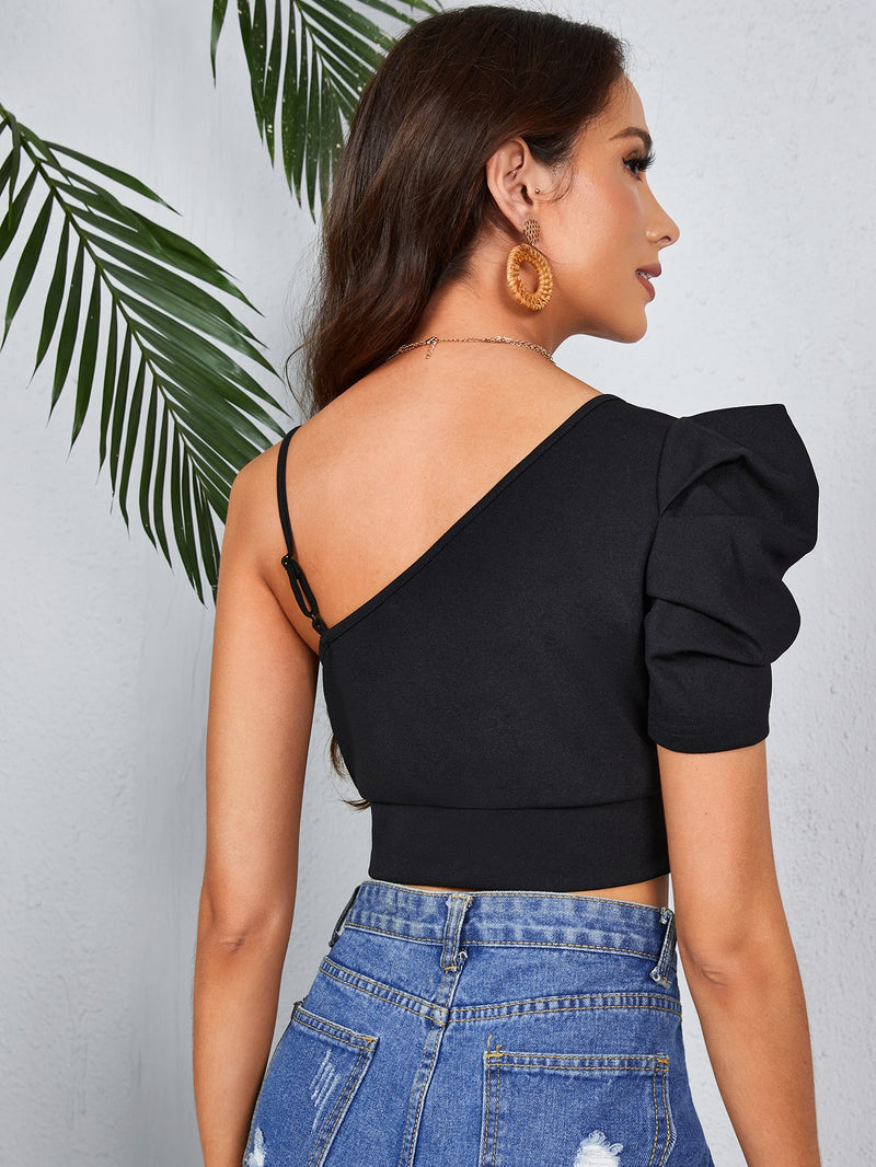 Solid Asymmetrical Neck Ruched Bust Crop Tee