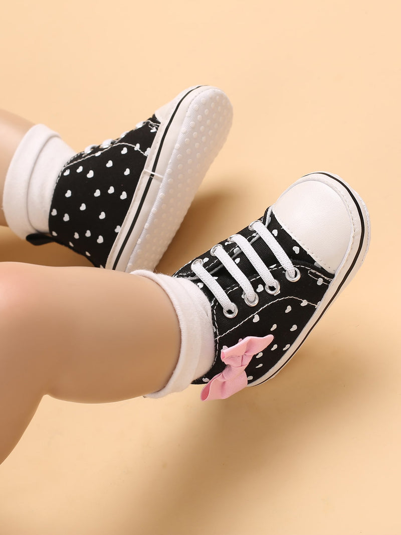 Baby Heart Pattern Bow Decor Lace up Front Sneakers